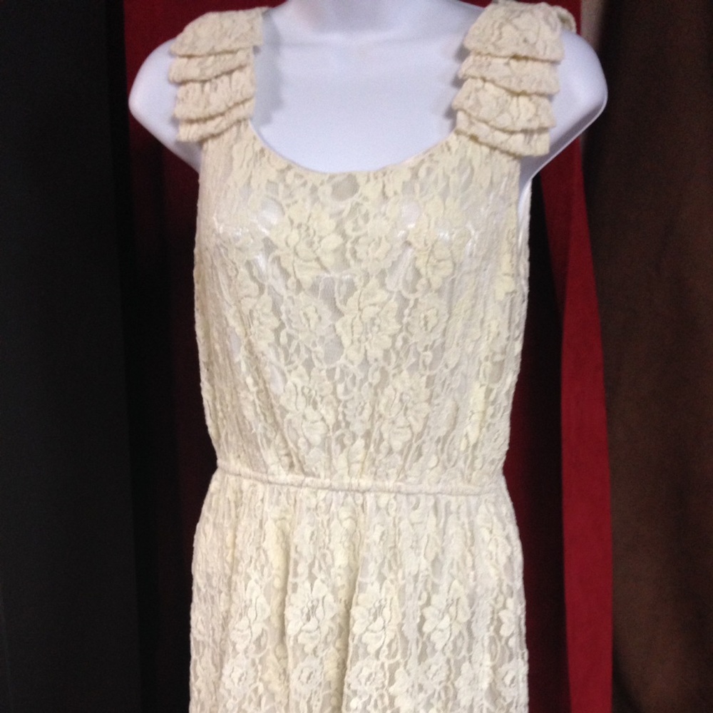 Ivory Lace Dress ✨ - Picture 1 of 4